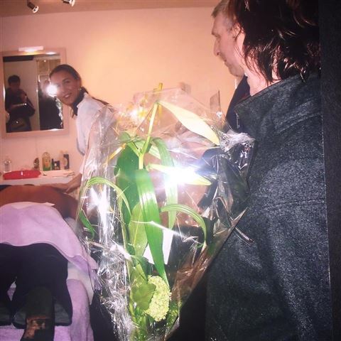 Opening Skin & Beauty Marlies te Hoogeveen aan de bouwmeesterstraat 2 bloemen